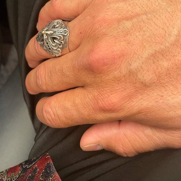 Ring - Picture 2 of 6